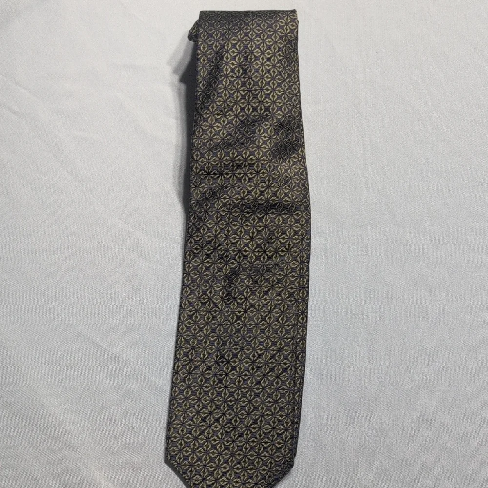 Robert Talbott Black and Gold Silk Tie